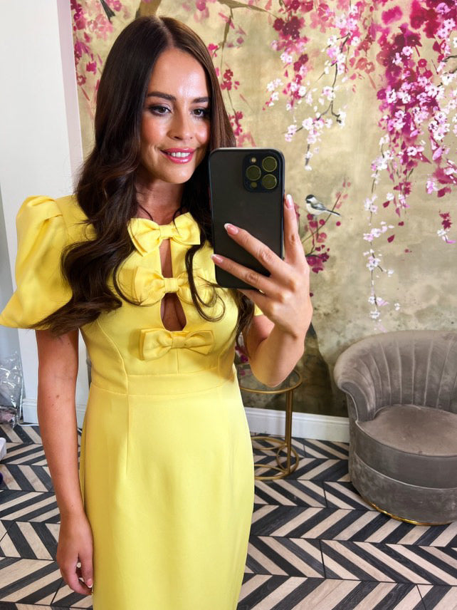 Yellow bow dress