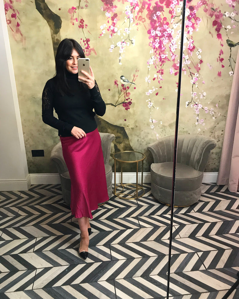 
            
                Load image into Gallery viewer, Magenta Skirt
            
        
